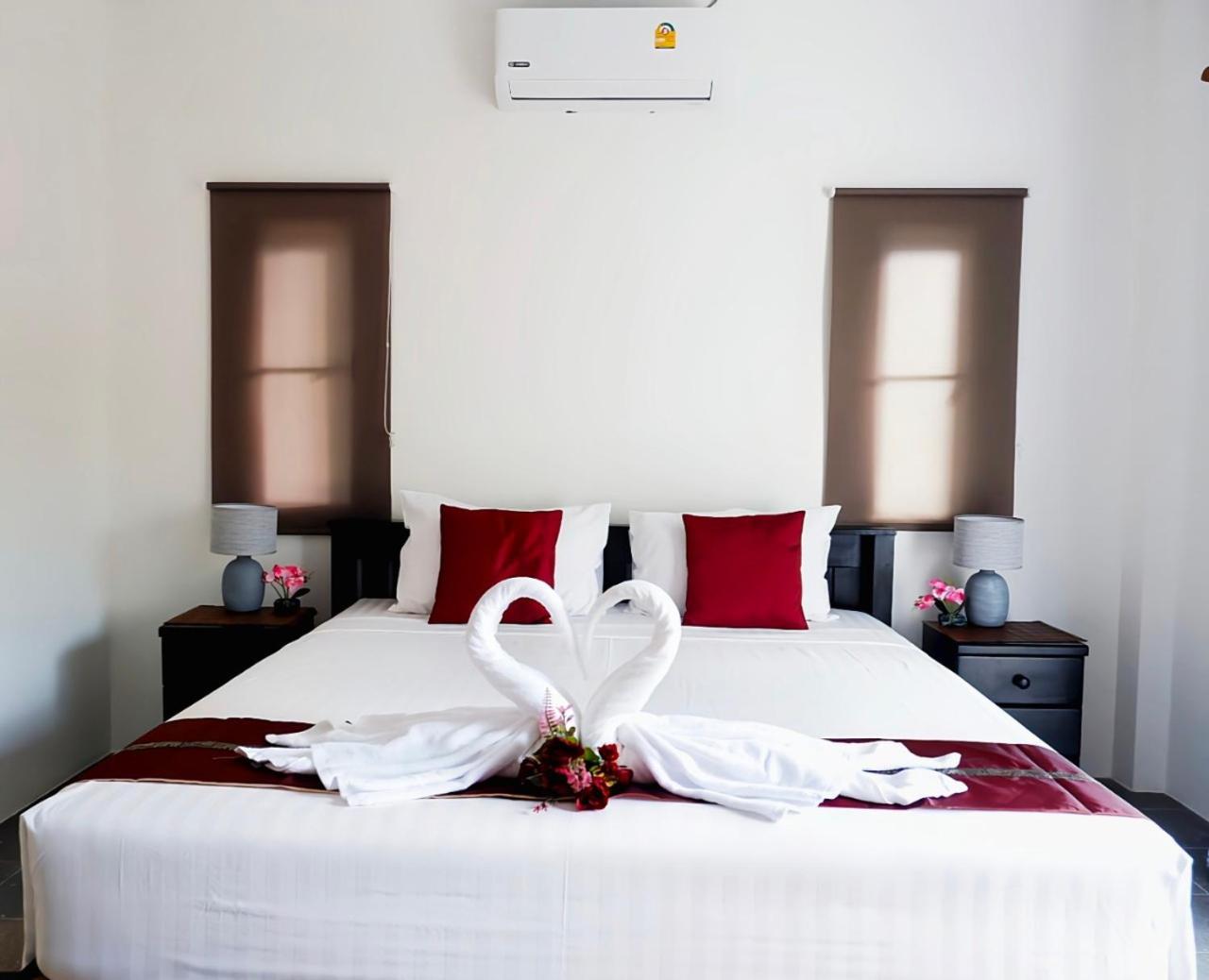 Hotel Kingsacre Nai Yang Beach Esterno foto