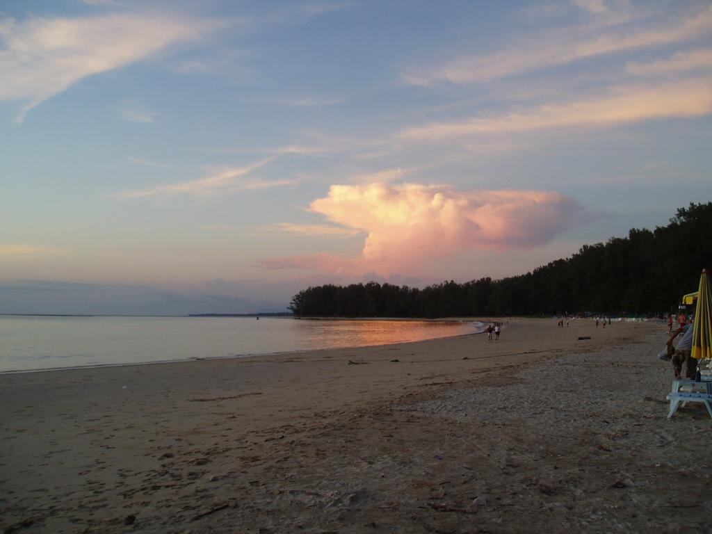 Hotel Kingsacre Nai Yang Beach Esterno foto